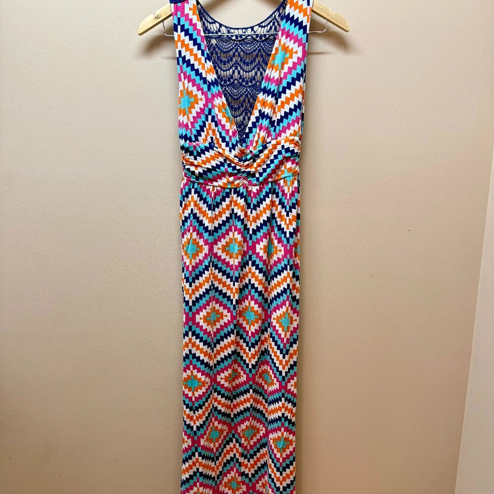 SUPER CUTE maxi dress with open/lacy back